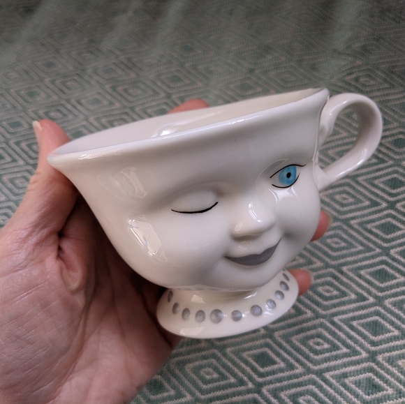 Baileys' Irish Cream Winking Mug- Helen Hunt - Picture 5 of 6
